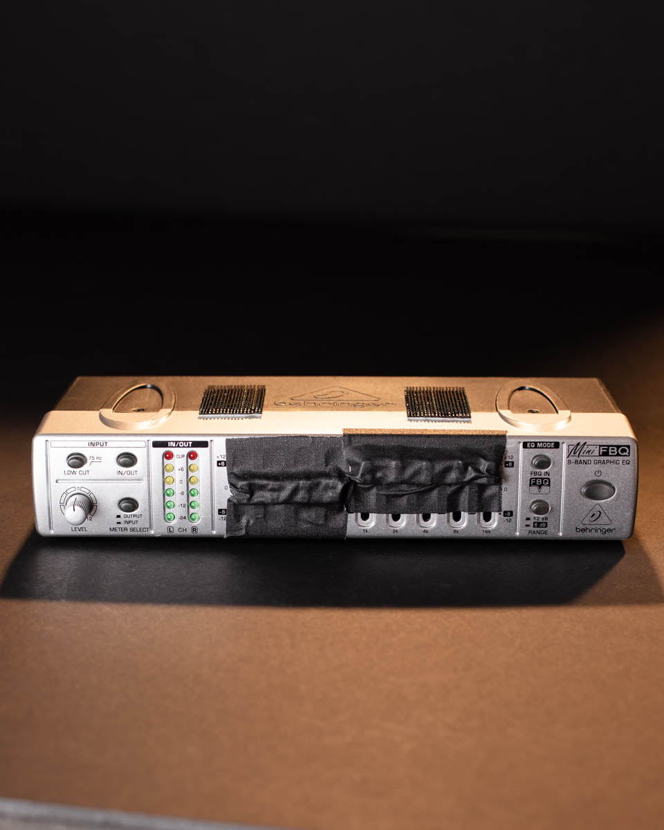 Behringer FBQ800EQ (used by Frayle)