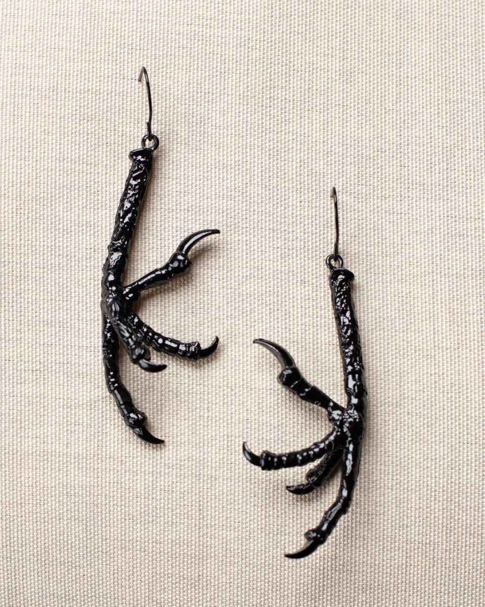 Frayle Black Raven's Claw Earrings –